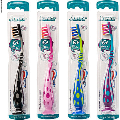 Aquafresh Spazzolino Dynamic Duro – Pulizia Profonda dei Denti